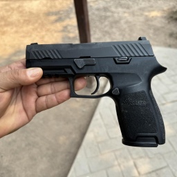 Eine Pistole der Marke Sig Sauer