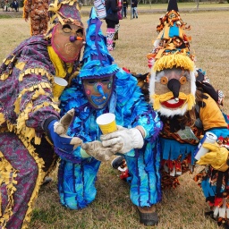 Verkleidet: Mardi Gras und Chicken Run in Louisiana, Alpine Helen feiert Oktoberfest in Georgia, Himalaya-Park in der Oberpfalz
