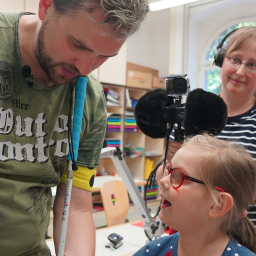 Schule für Sehbehinderte und Blinde, v.l.n.r. Michael Theiss, Ricardo, Daniel Martin, Luisa, Marion Waldhauer